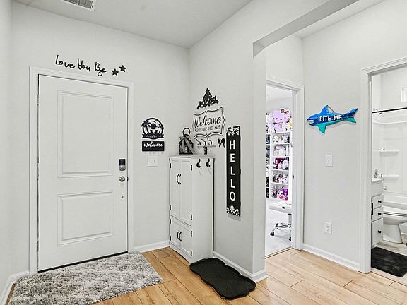 5th image of 143 Albatross Way