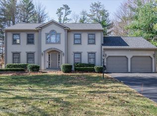 633 Salvia Ln, Schenectady, NY 12303