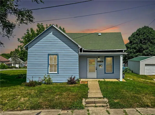 109 W 17th St, Trenton, MO 64683