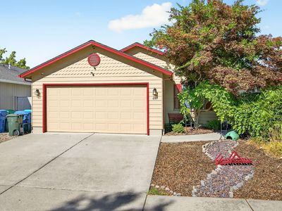 407 Canyon Way, Eagle Pt, OR, 97524