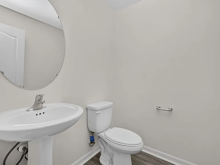 1564 Wynford Cir — Photo 17