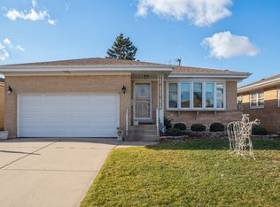 4652 N Oakview St, Chicago, IL 60656