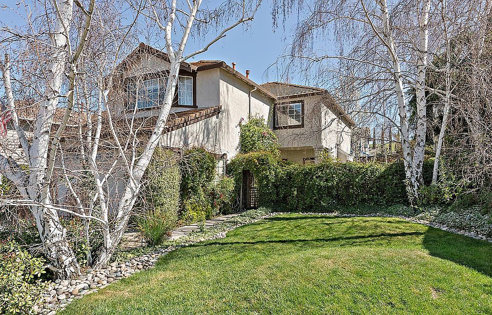 1st image of 1304 Mountain Quail Cir