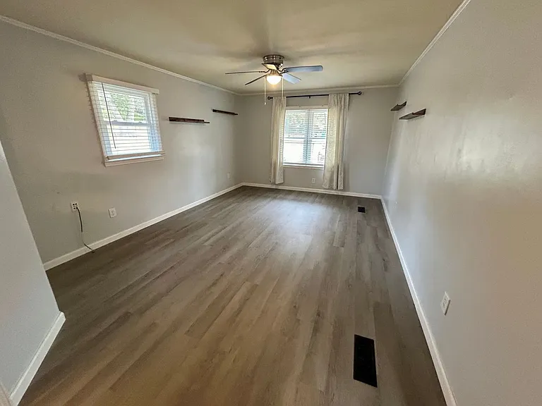 2470 Drexel Dr — Photo 4