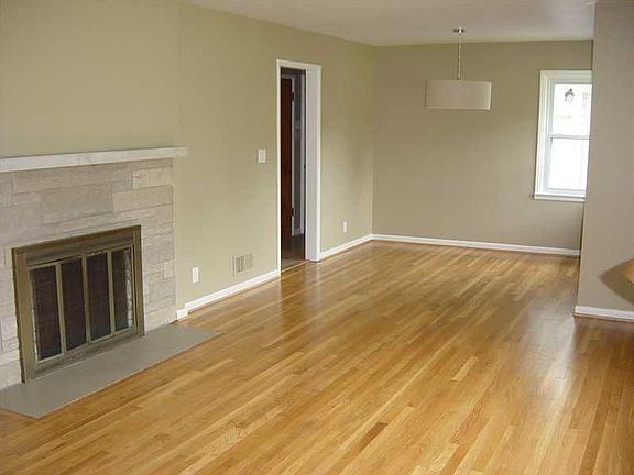 5th image of 4125 Devon Dr