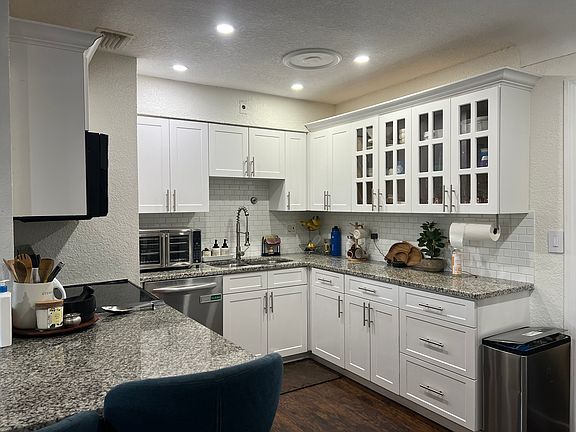 2nd image of 1000 Alcazar Way S