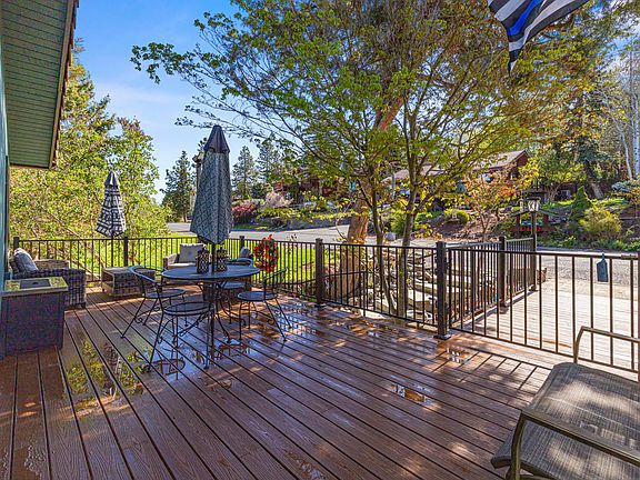 5th image of 1240 Vista Way
