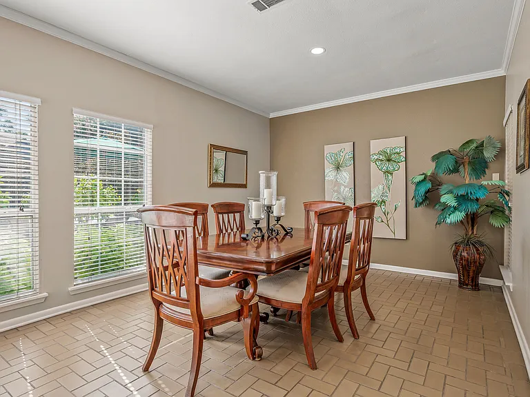Chaparral Apartments — Photo 7