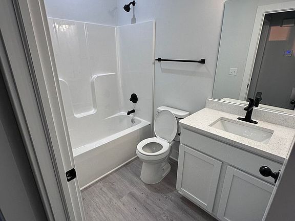 2nd image of 8719 E Summerside Pl