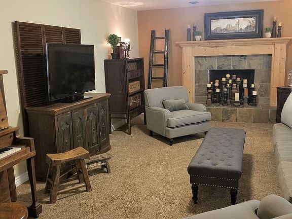 4th image of 2142 W Rebecca Ann Cir