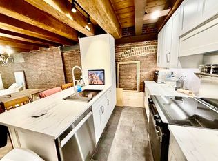 90 Commercial St APT 4A, Boston, MA 02109