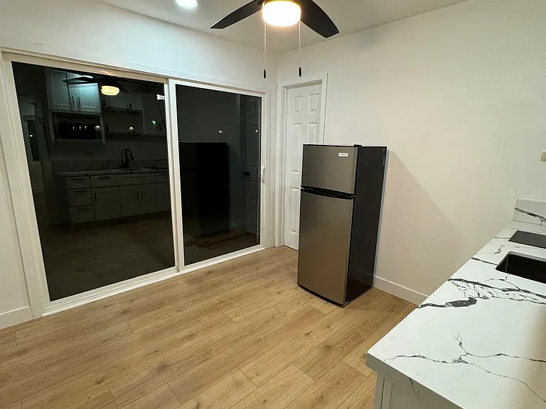 1246 Persimmon Ave — Photo 5