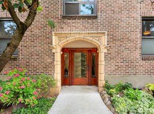 404 E Harrison St APT 301, Seattle, WA