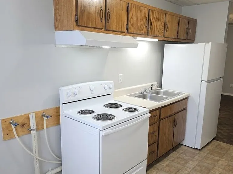 505 Oak St — Photo 3