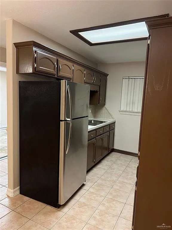2 bed, 2.0 bath, 1896 sqft, $1,150 — Photo 3