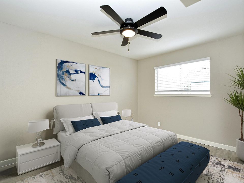 1st image of 600 1/2 E 53rd St #225