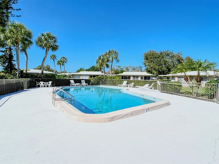 3507 Pinecrest St — Photo 46