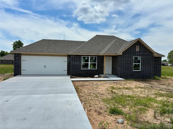 403 NW 7th St, Wagoner, OK 74467