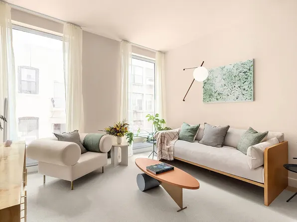 215 W 28th St APT 10F, New York, NY 10001