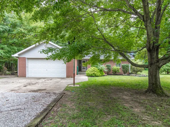 329 W College St, Ladoga, IN 47954