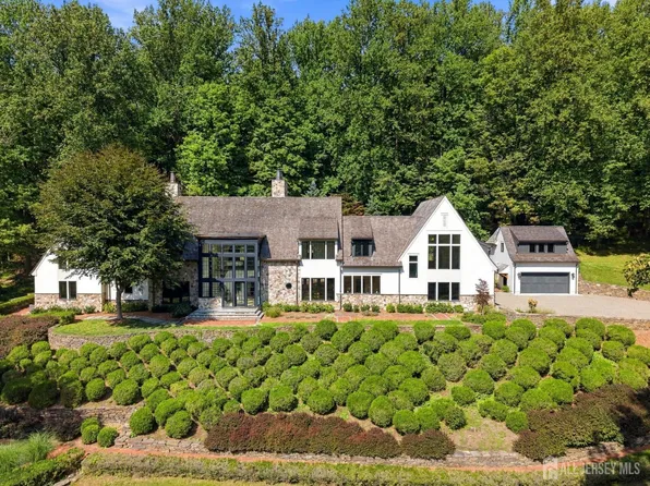 171 Campbell Rd, Far Hills, NJ 07931