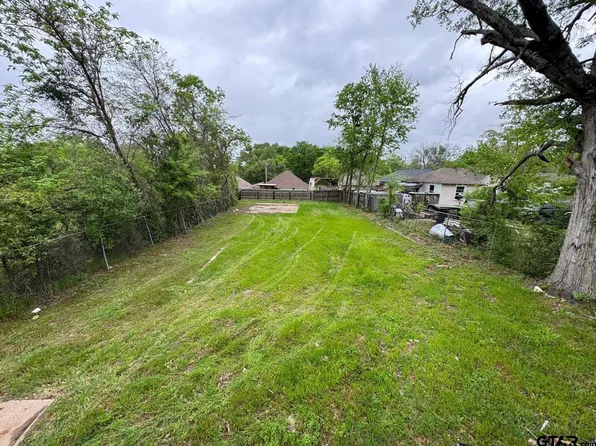 1309 Emma St, Tyler, TX 75701