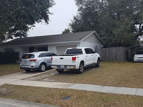 2nd image of 421 Longwood Cir