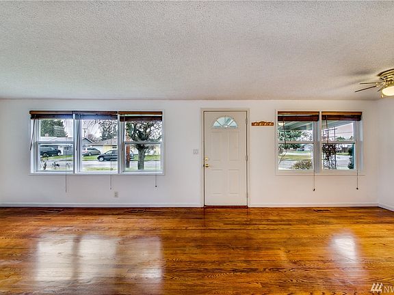 5th image of 931 E St SE