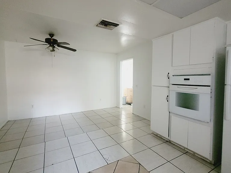 4424 N 53rd Ln #1 — Photo 7