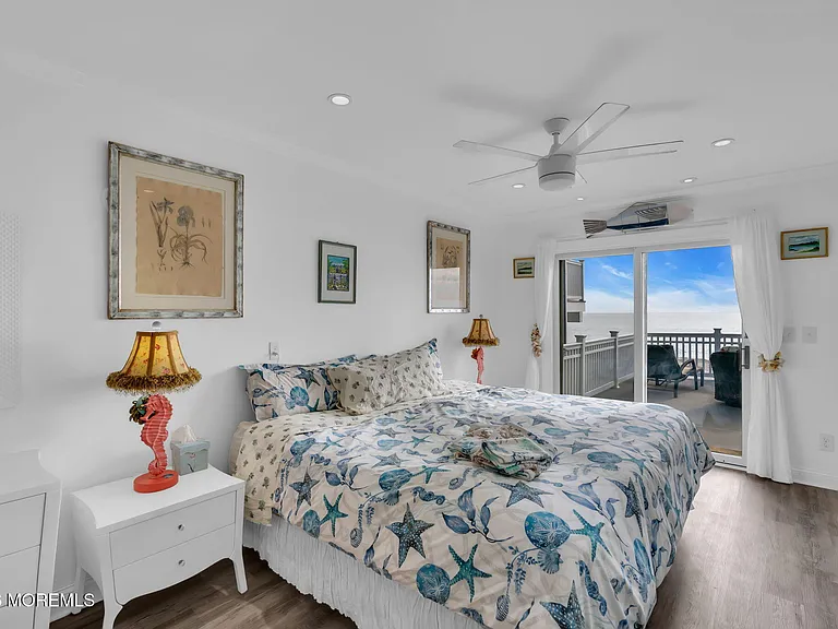 55 Beach Front — Photo 18