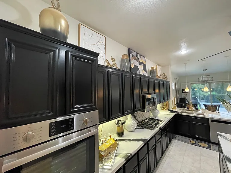 122 Kavenish Dr — Photo 7