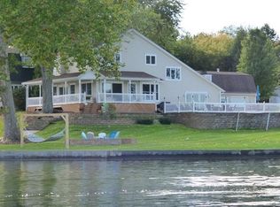 50543 W Lakeshore Dr, Dowagiac, MI 49047