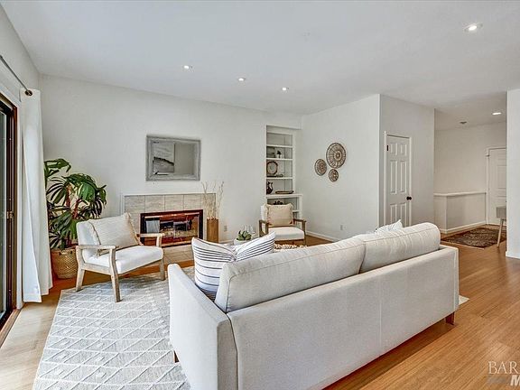 3rd image of 99 Eucalyptus Knoll Street