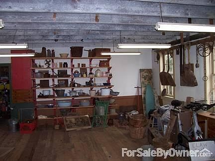 5th image of 208 W King St