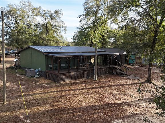 4th image of 915 Sand Island Dr