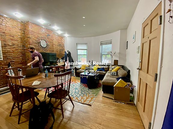 3rd image of 212 Northampton St #1E