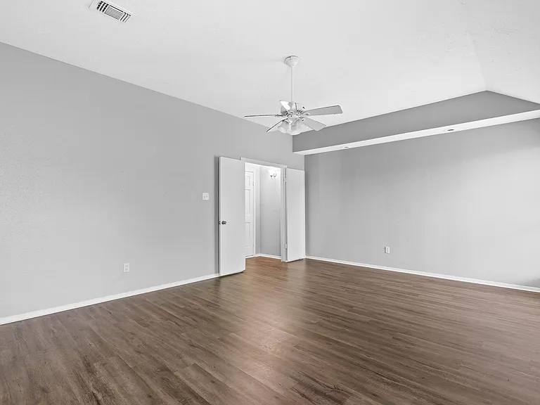 Primary suite