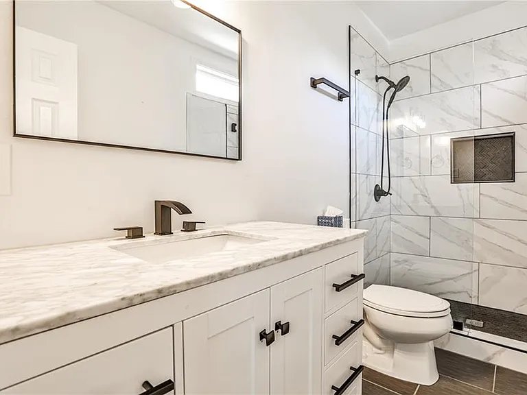 220 Mayson Ave NE — Photo 16