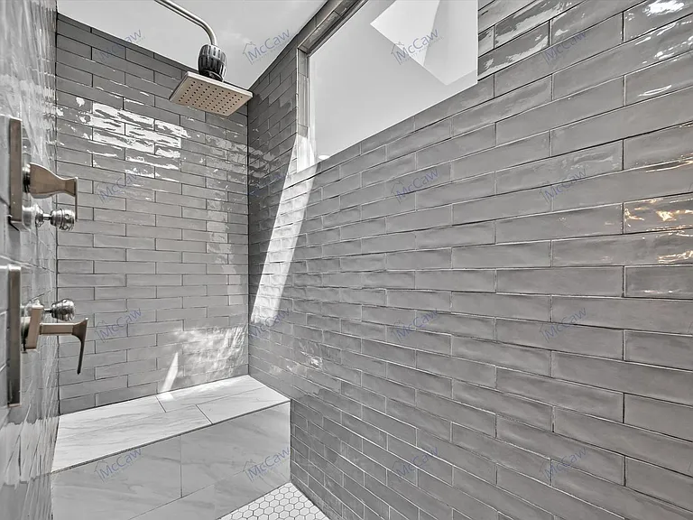 4413 Roseland Ave — Photo 19
