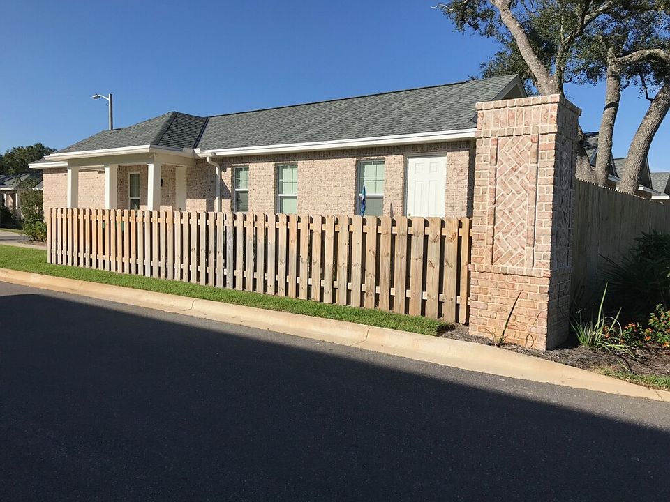 Cottage court across from Plew School off 27th street