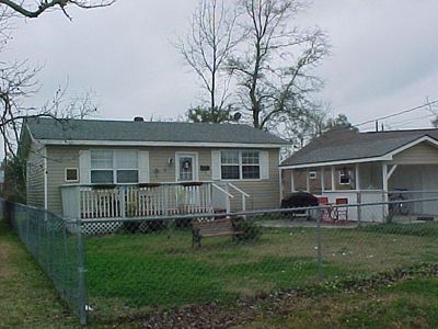 421 Chadwick Ln, Waveland, MS, 39576