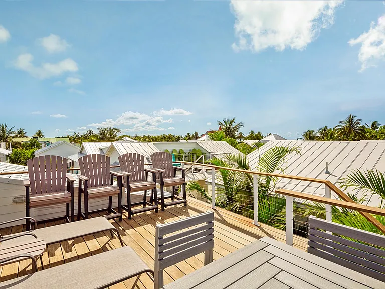 Private rooftop patio