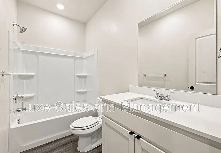 10912 Oak Hollow Dr — Photo 12