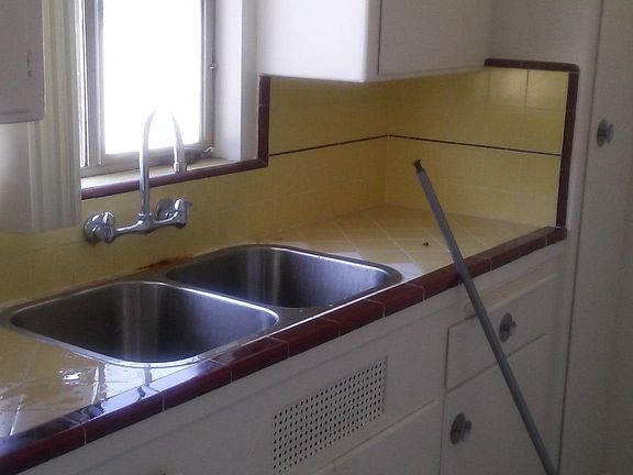 4th image of 934 W Beach Ave APT 4