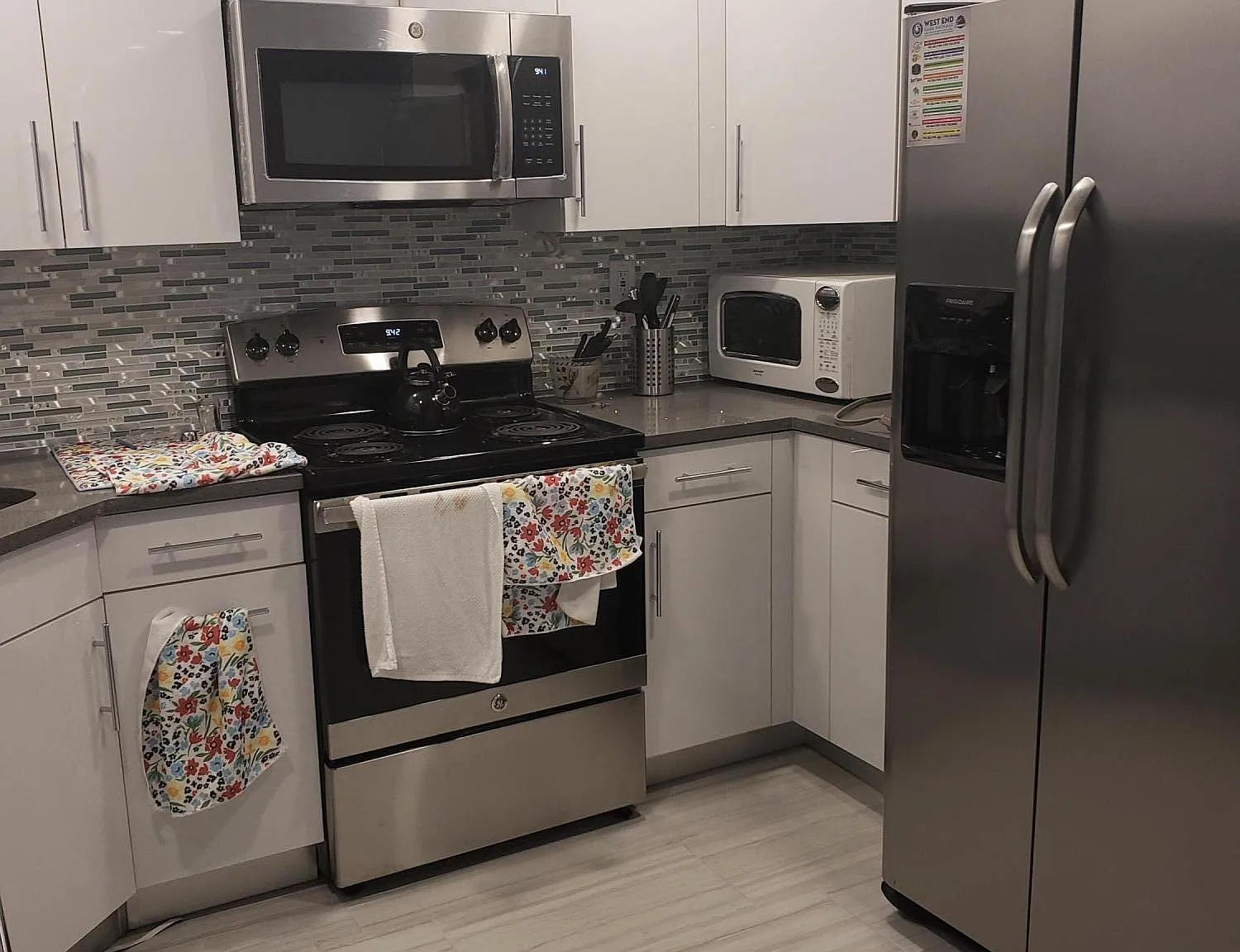 3 bed, 1458 sqft, $2,300 — Photo 3