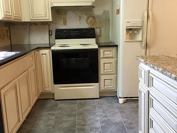 4th image of 860 Lupton Dr