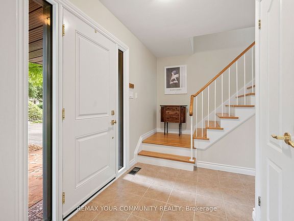 4th image of 10 Glenview Dr