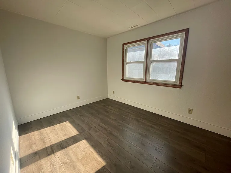 401-403 W Center St — Photo 9
