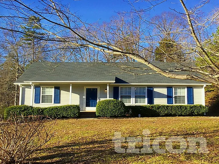212 Cottonwood Park Dr — Photo 1