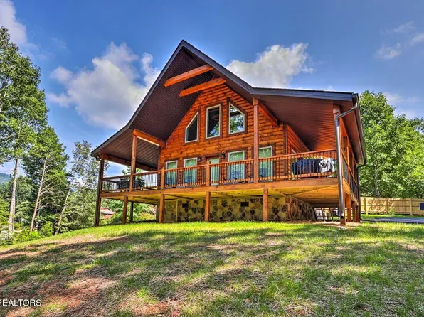 3805 Pleasant View Ln, Sevierville, TN 37862